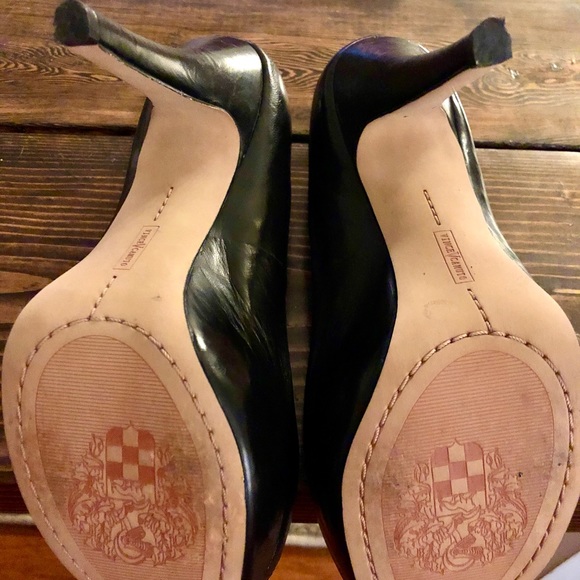 Shoes - Picture 2 of 4